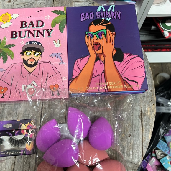 Eyeshadow Bundles - Picture 3 of 5